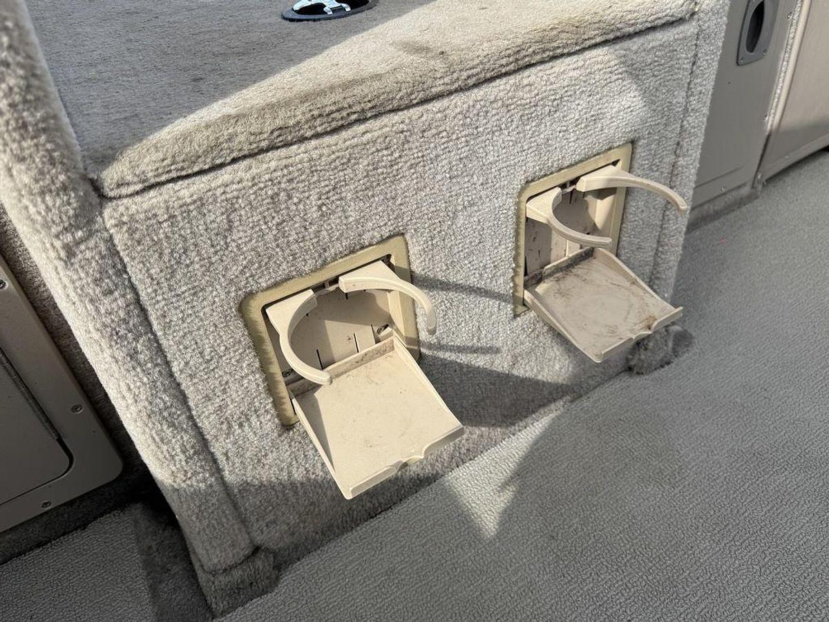 Used 2010 Smoker Craft Pro Mag 182