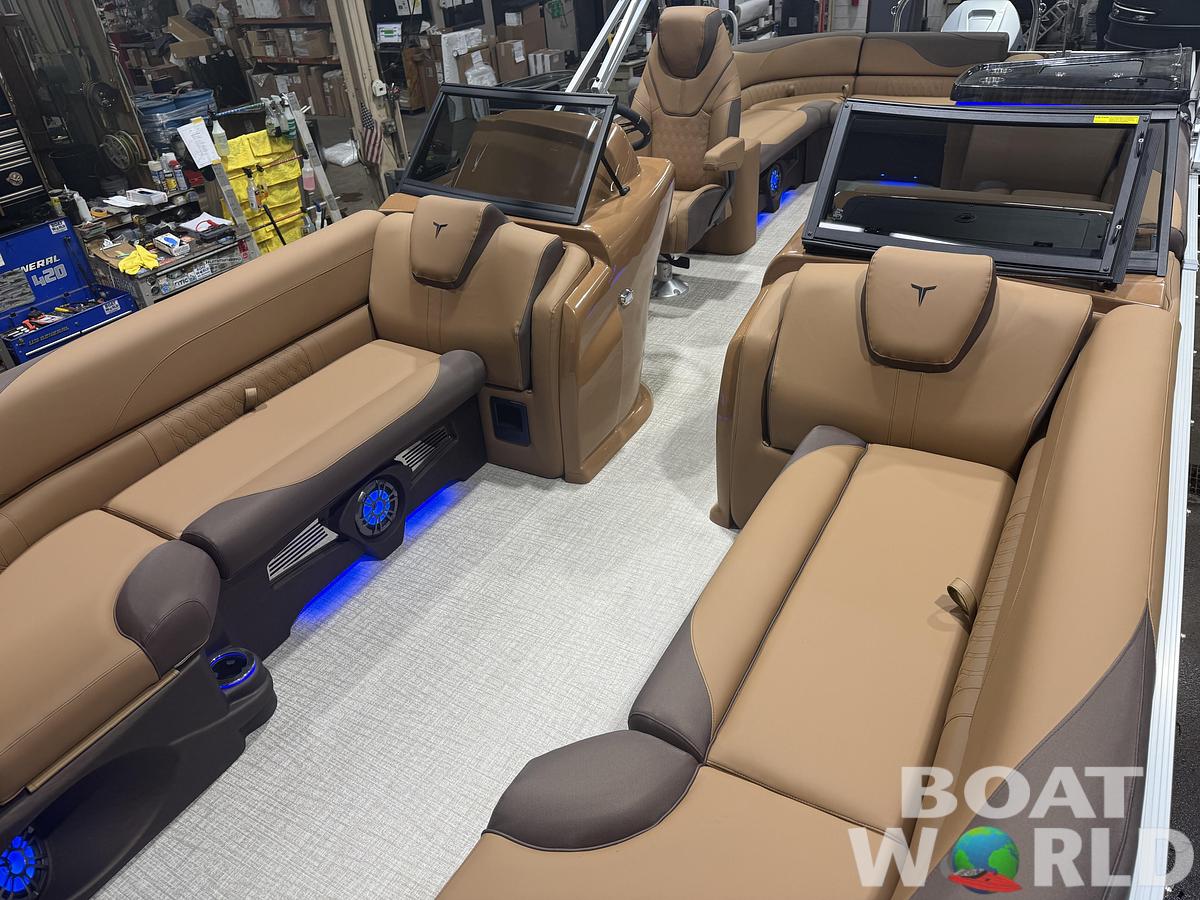 2026 Tahoe Pontoons LTZ 2385 Elite Windshield Tritoon