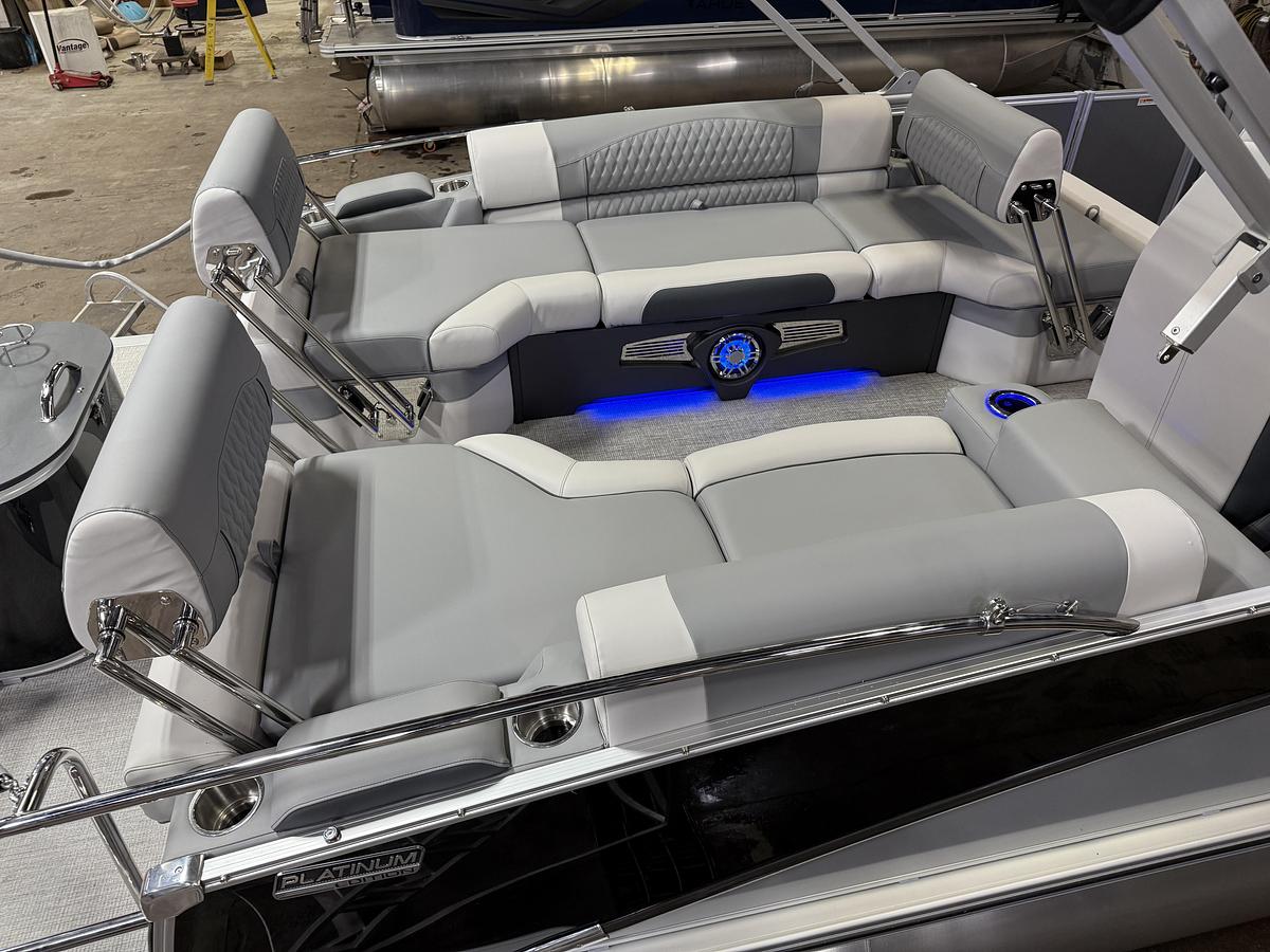 2025 Tahoe Pontoons Cascade 2385 Quad Lounge Shift Tritoon & 225HP 4-Stroke