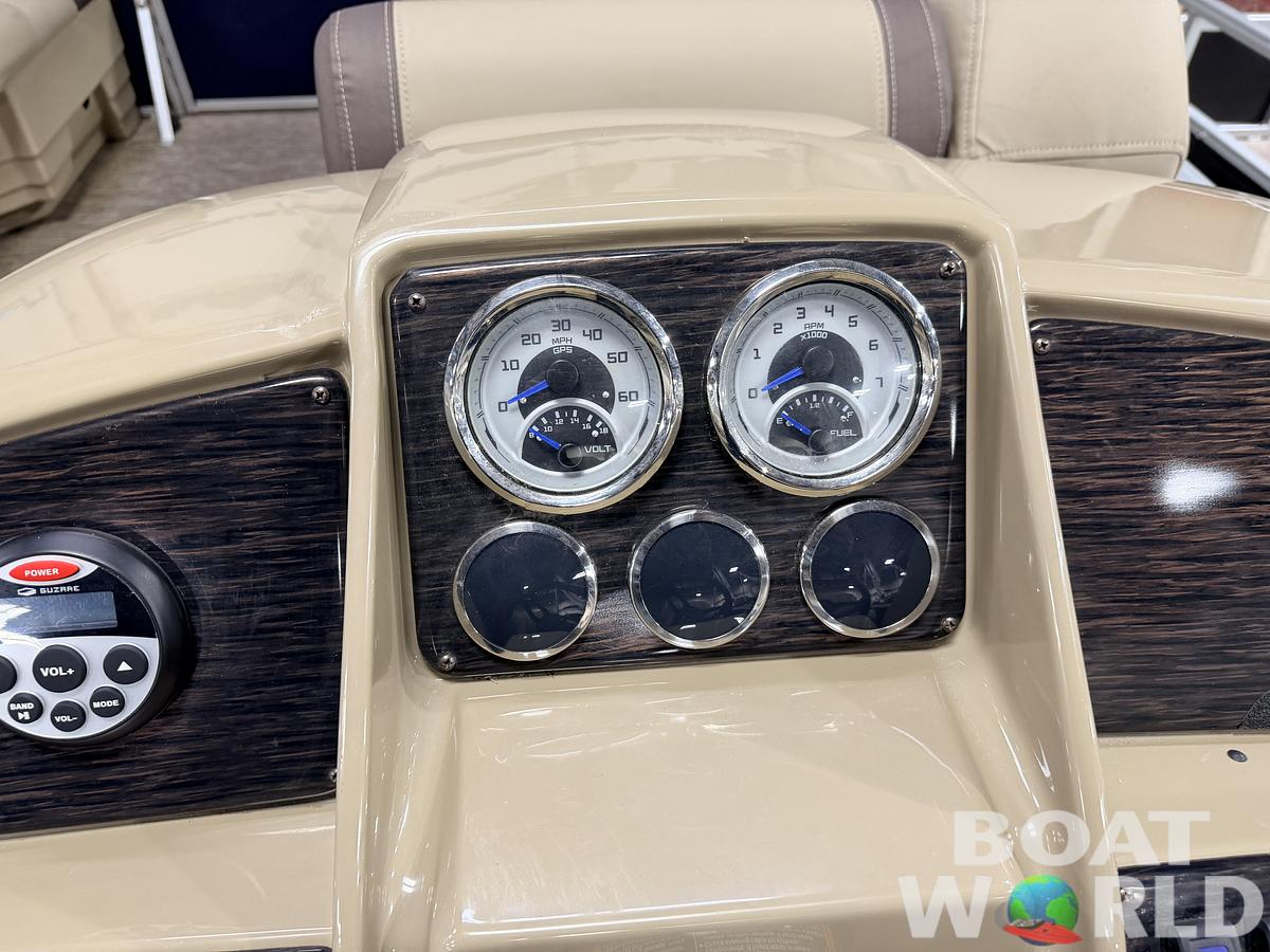 Used 2022 Sylvan  Mirage 820 Fish & Cruise