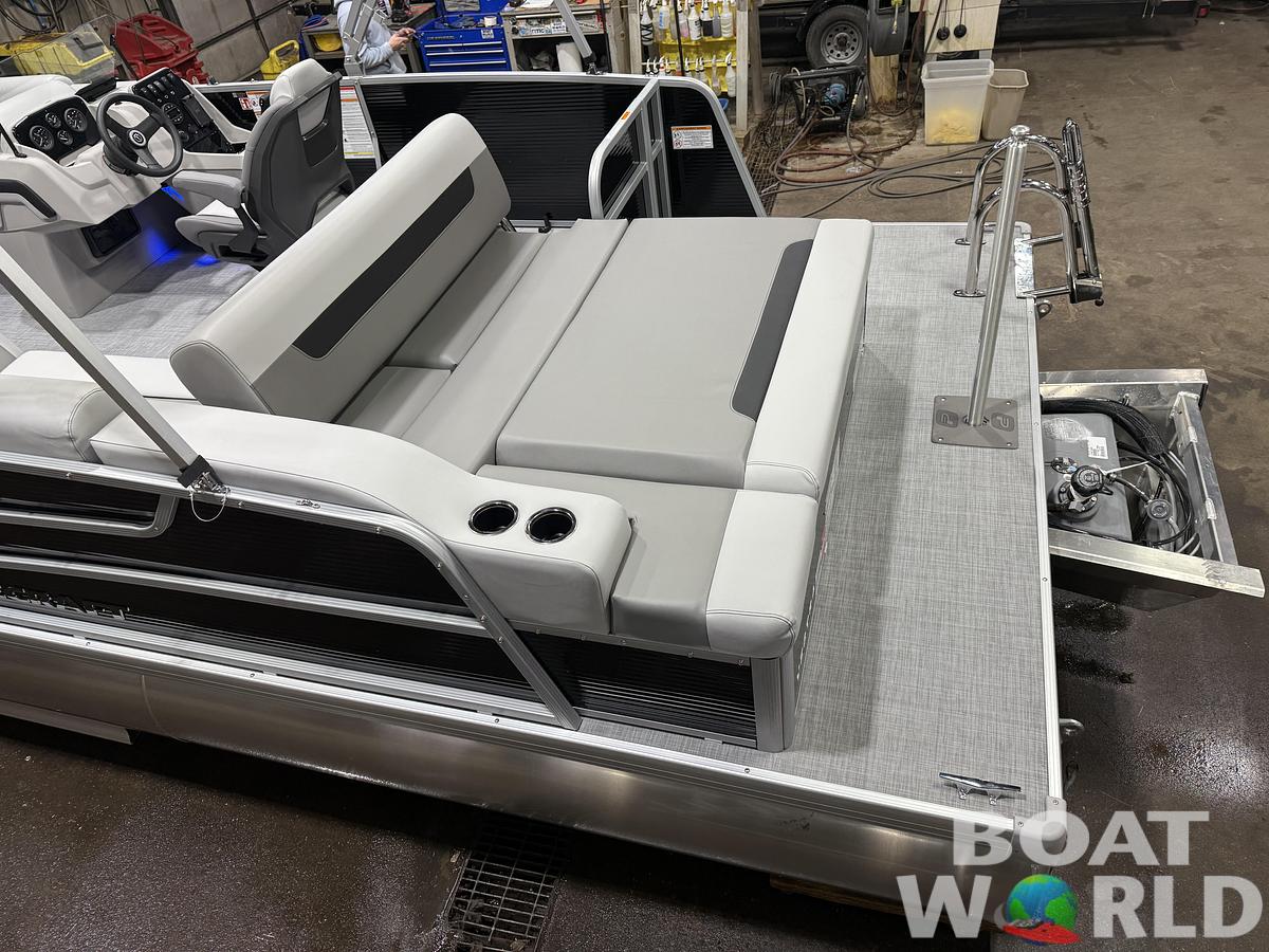2026 Princecraft Vectra 23 RL Long Lounge Swingback Tritoon 