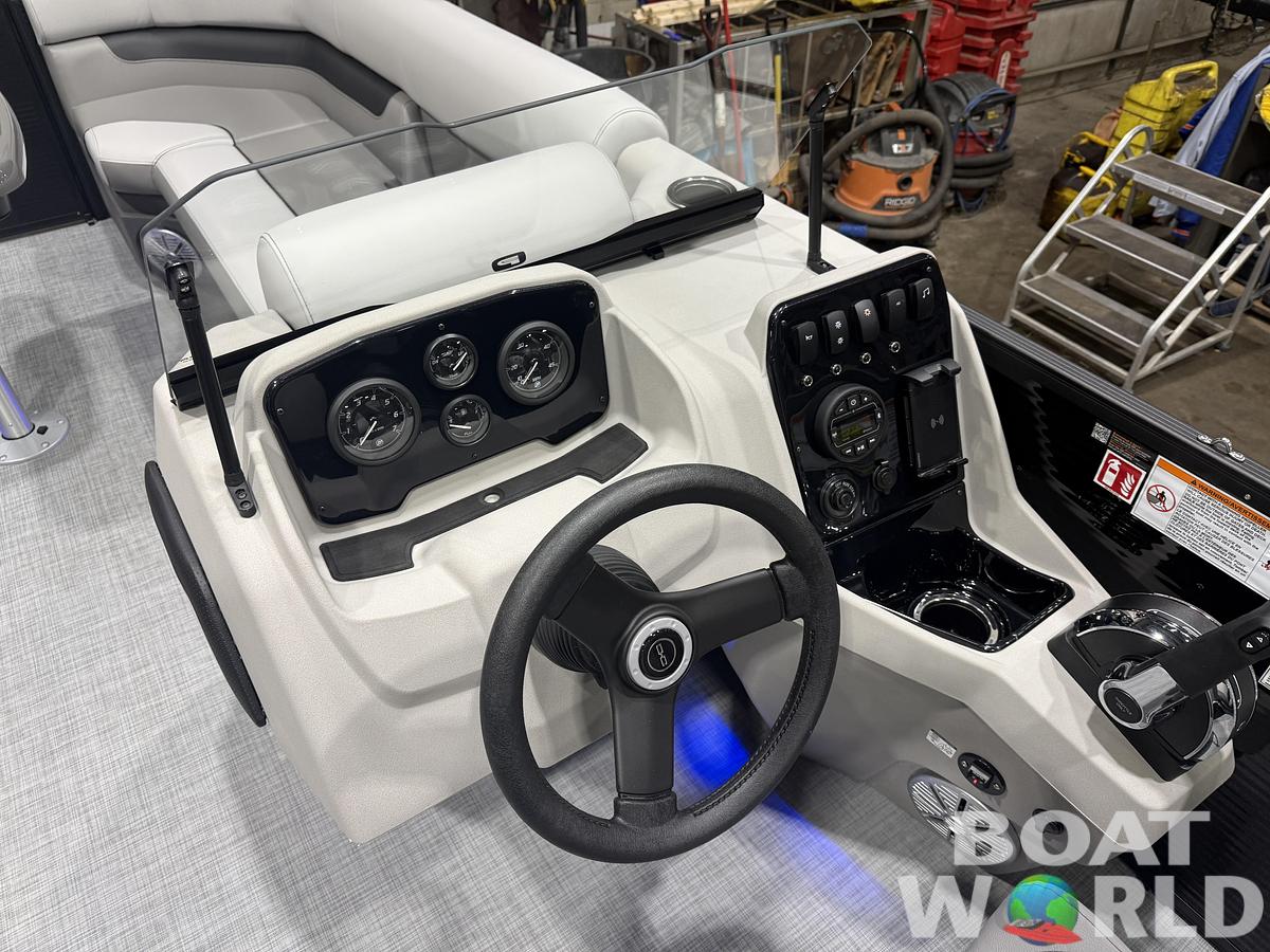 2026 Princecraft Vectra 23 RL SS Swingback Pontoon 