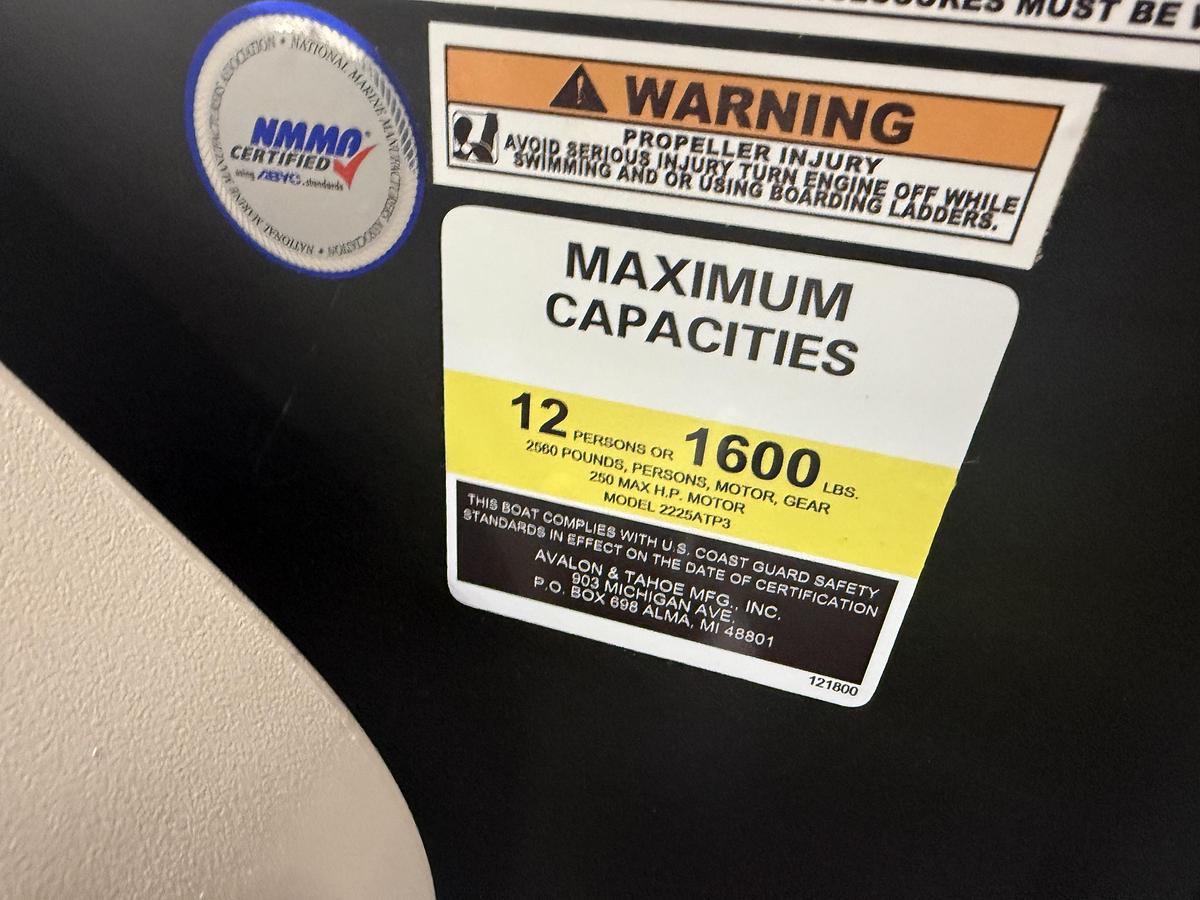 2025 Tahoe Pontoons LTZ 2385 Quad Lounge Shift SS Tritoon & Honda 4-Stroke EFI