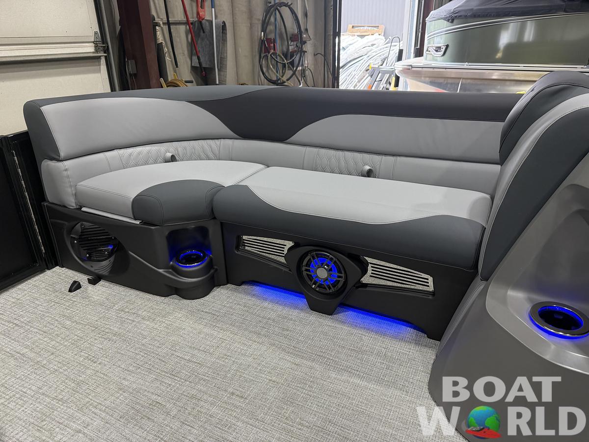 2027 Tahoe LTZ 300HP QLS 2585 Tritoon $71,995