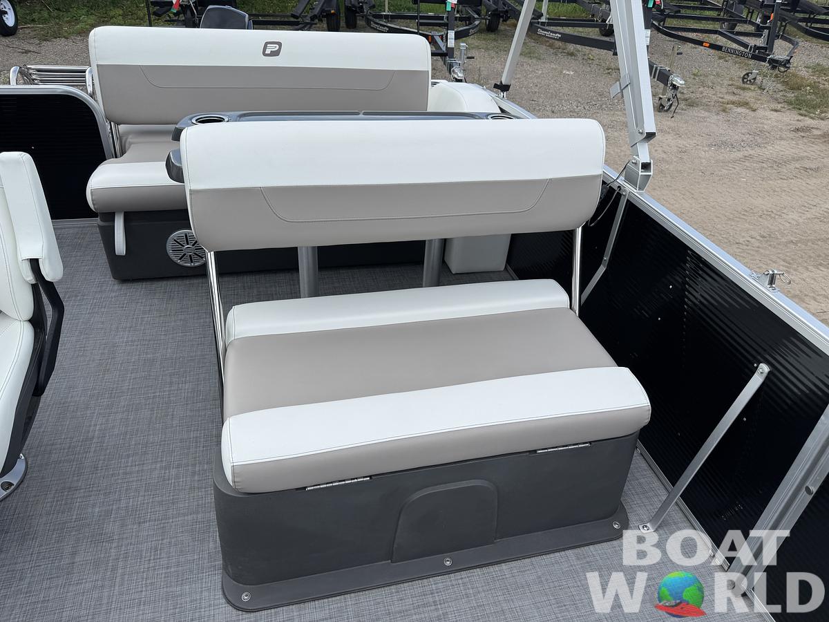 Used 2024 Princecraft Vectra 21 RL Dinette Swingback Pontoon