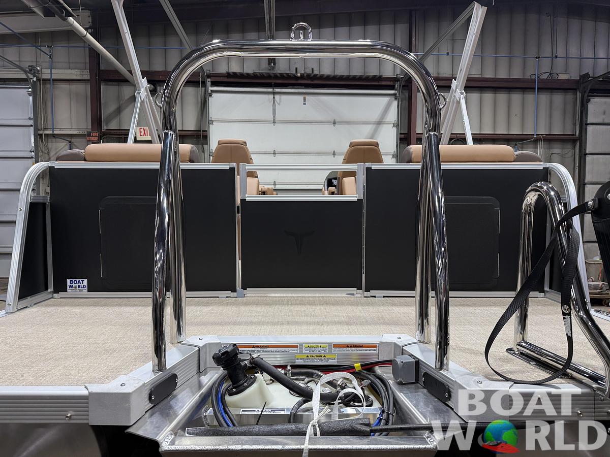 2027 Tahoe LTZ 2385 Quad Lounge & 4-Stroke $42995