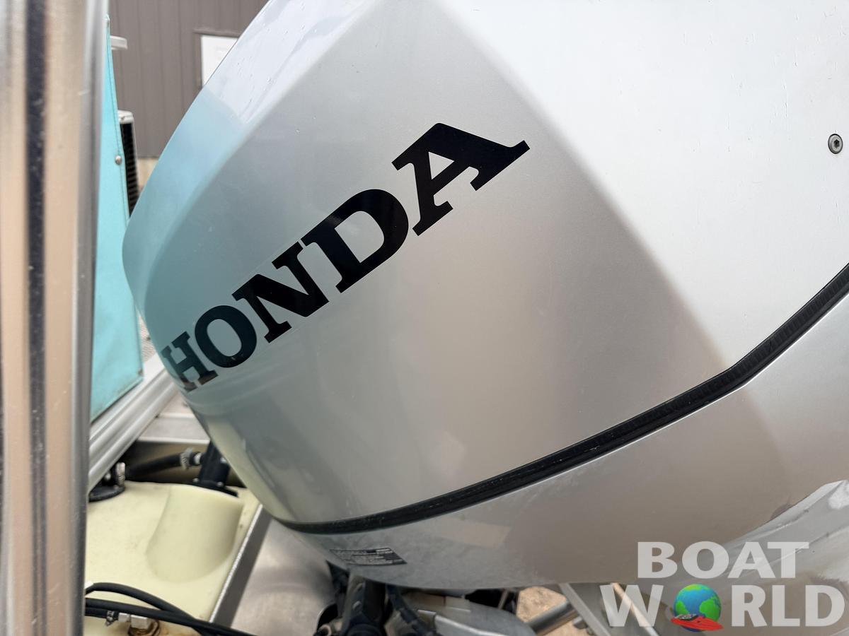 Used 2019 Qwest 822 Fish & Cruise Tritoon & 150HP Honda 4Stroke - $39,995