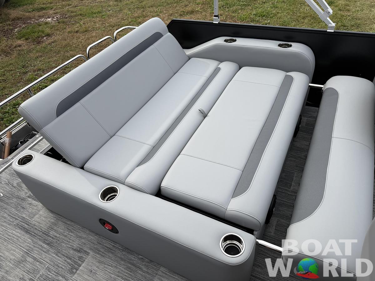 2025 Bentley Pontoons Legacy 200 Swingback