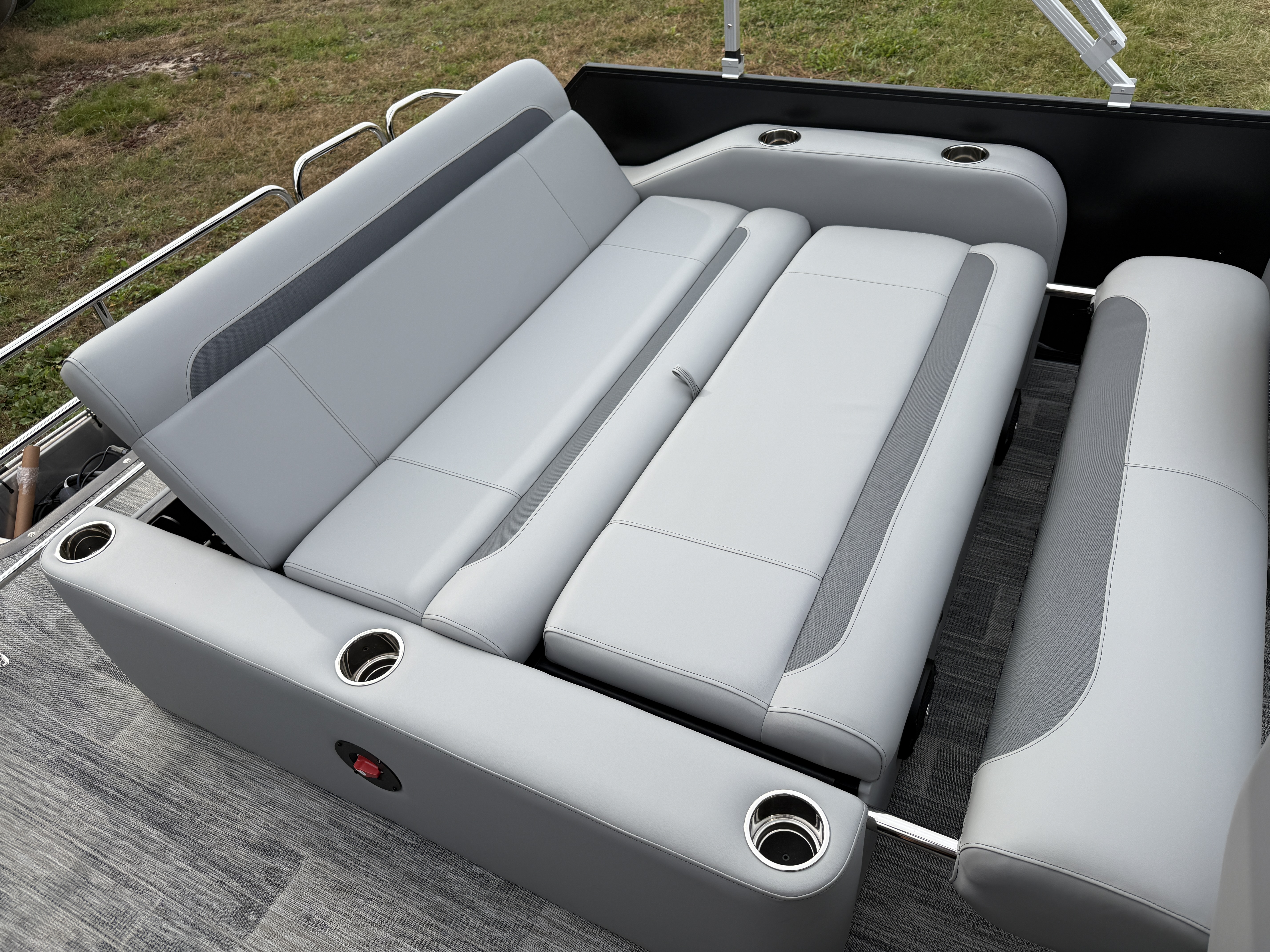 2025 Bentley Pontoons Legacy 200 Swingback
