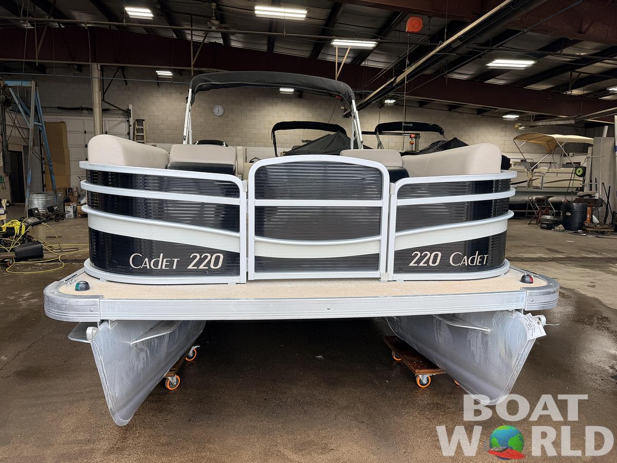 Used 2016 Weeres 220 Cadet Cruise & 90HP Evinrude ETec -17,995