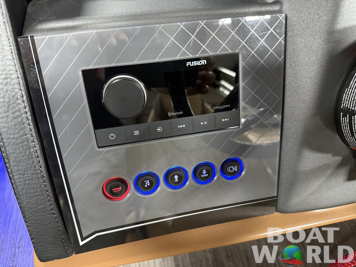 2025 Tahoe Pontoons Cascade 2385 Quad Lounge Shift Windshield Tritoon & 225HP 4-Stroke EFI