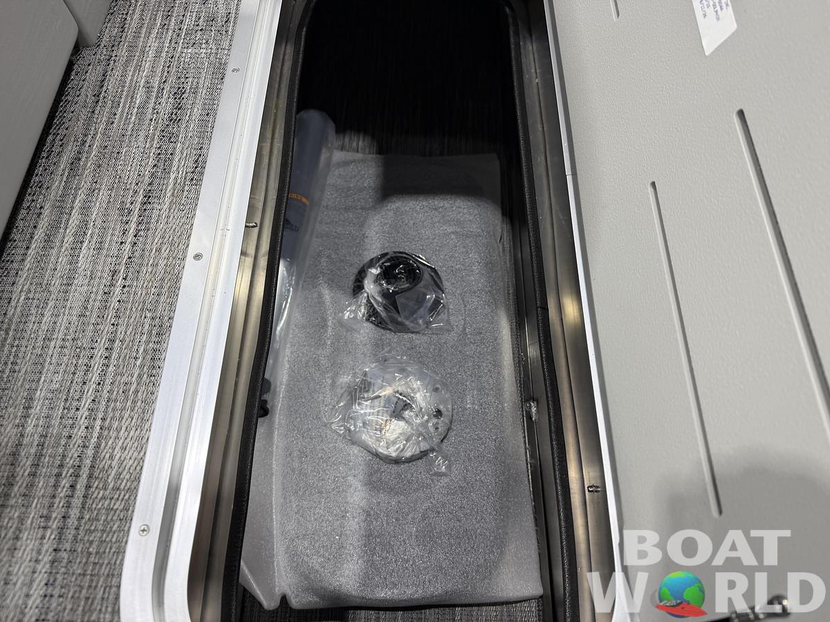 2027 Bentley Legacy 223 Swingback Tritoon $54995