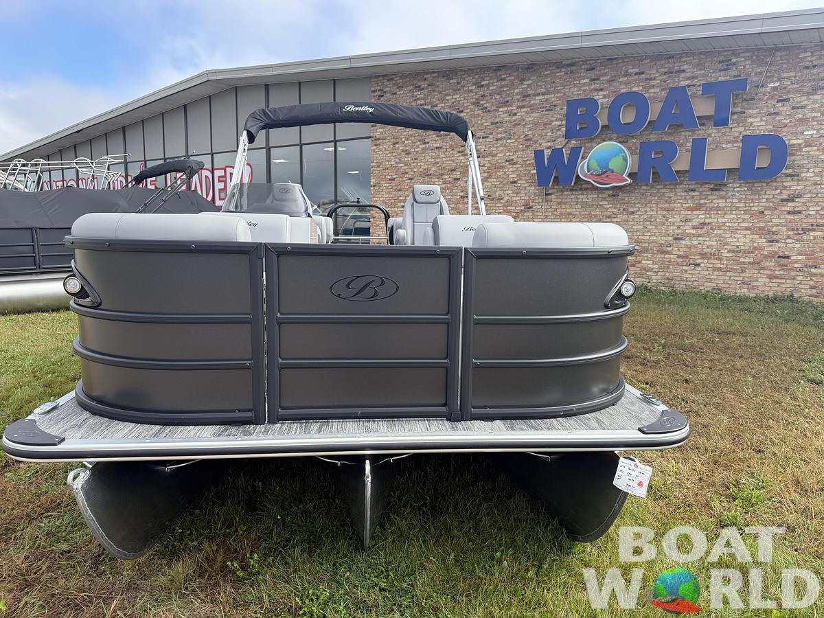 2026 Bentley Pontoons Legacy 223 QSB Swingback Tritoon 