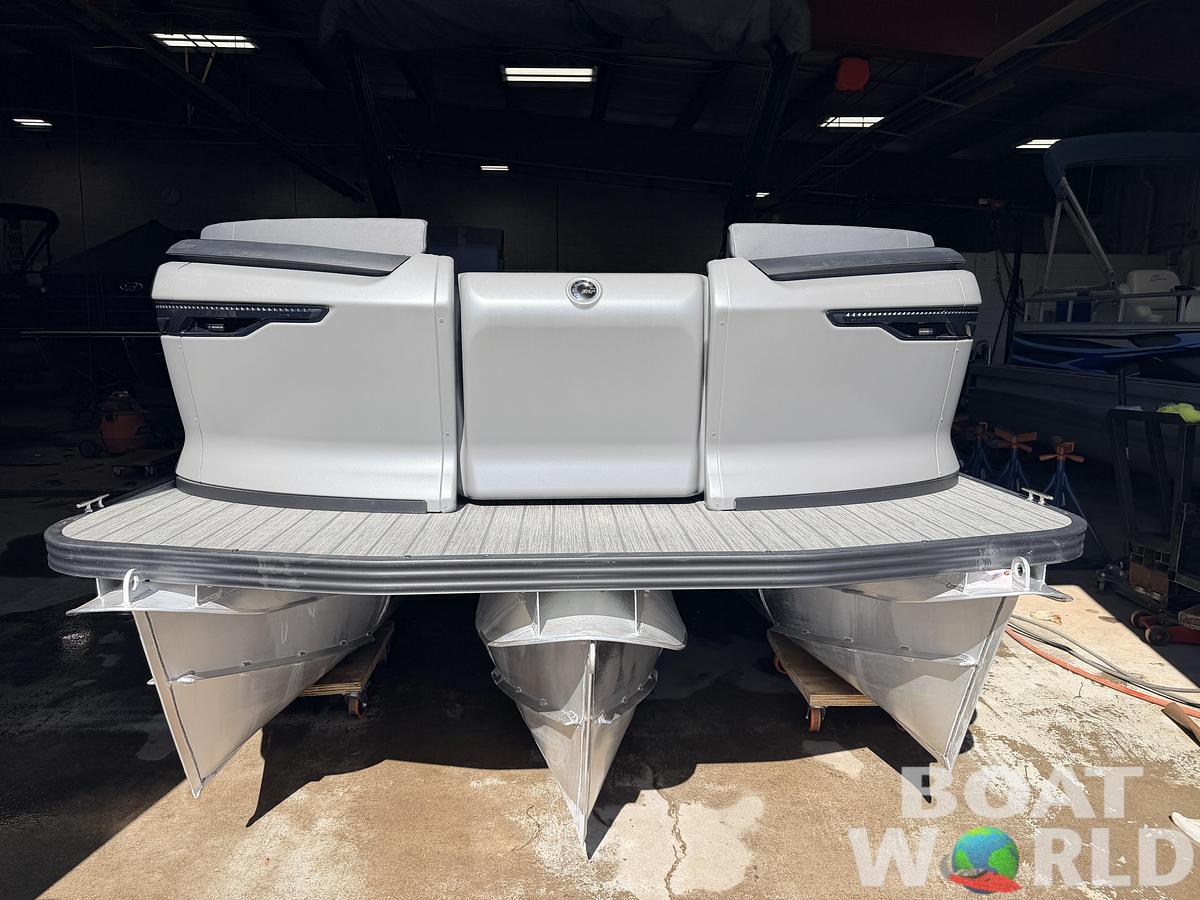Used 2023 Manitou Explore 22 & 150HP Rotax - $39,995