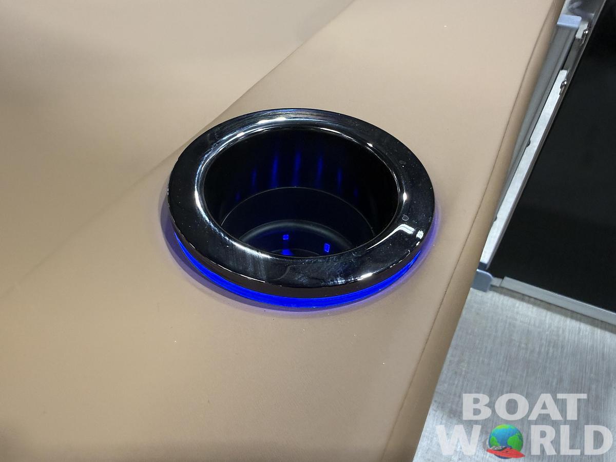 2027 Tahoe LTZ 2385 VRB SE Swingback Pontoon $41995