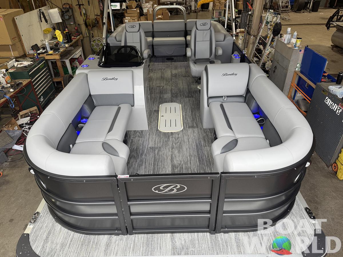 2026 Bentley Pontoons Legacy 223 Navigator Quad Lounge Tritoon 