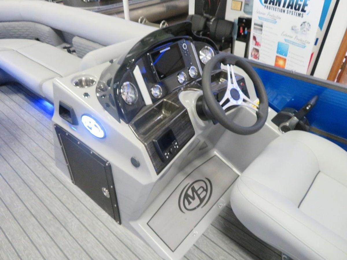 2023 Montego Bay ST8524 Swingback Tritoon Deluxe Pontoon & Honda 200HP 4-Stroke EFI