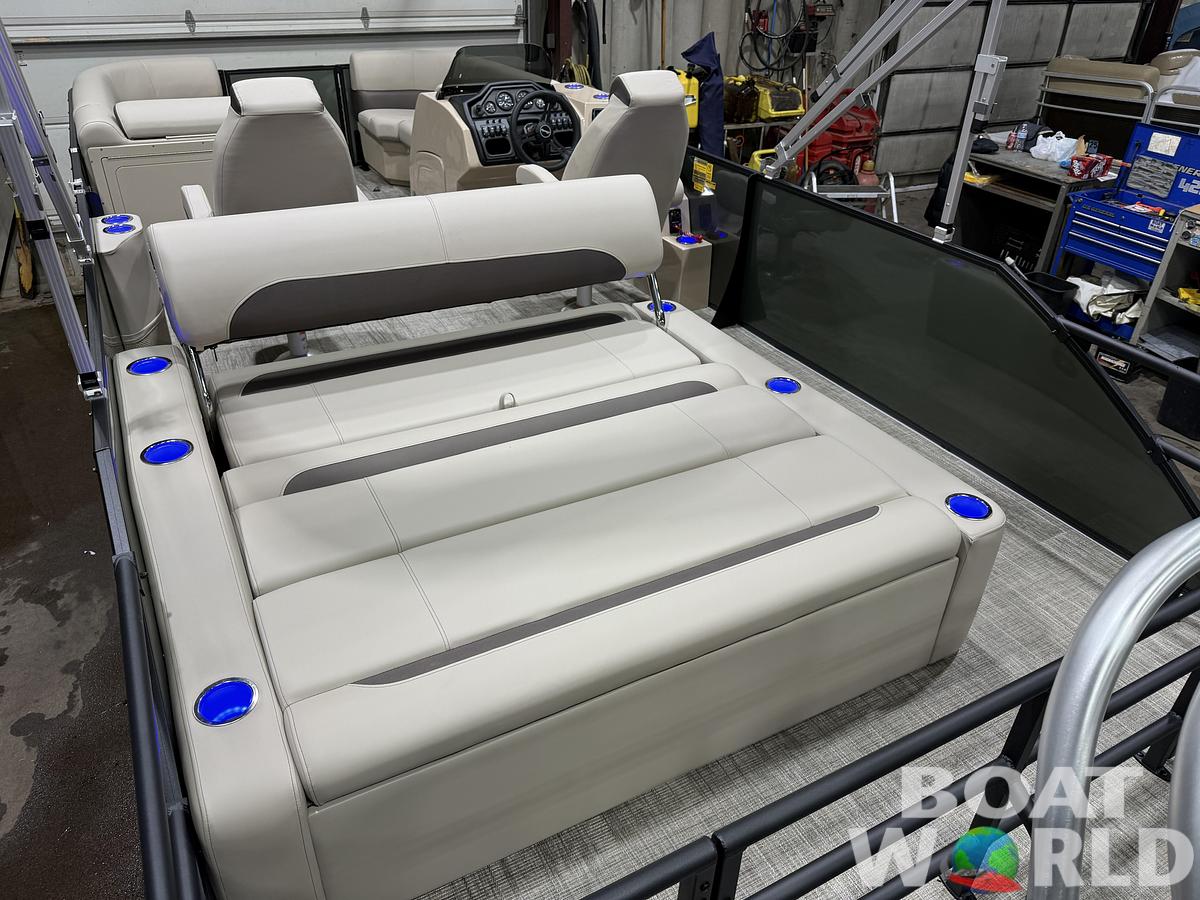 2026 Bentley Pontoons Legacy 220 Swingback