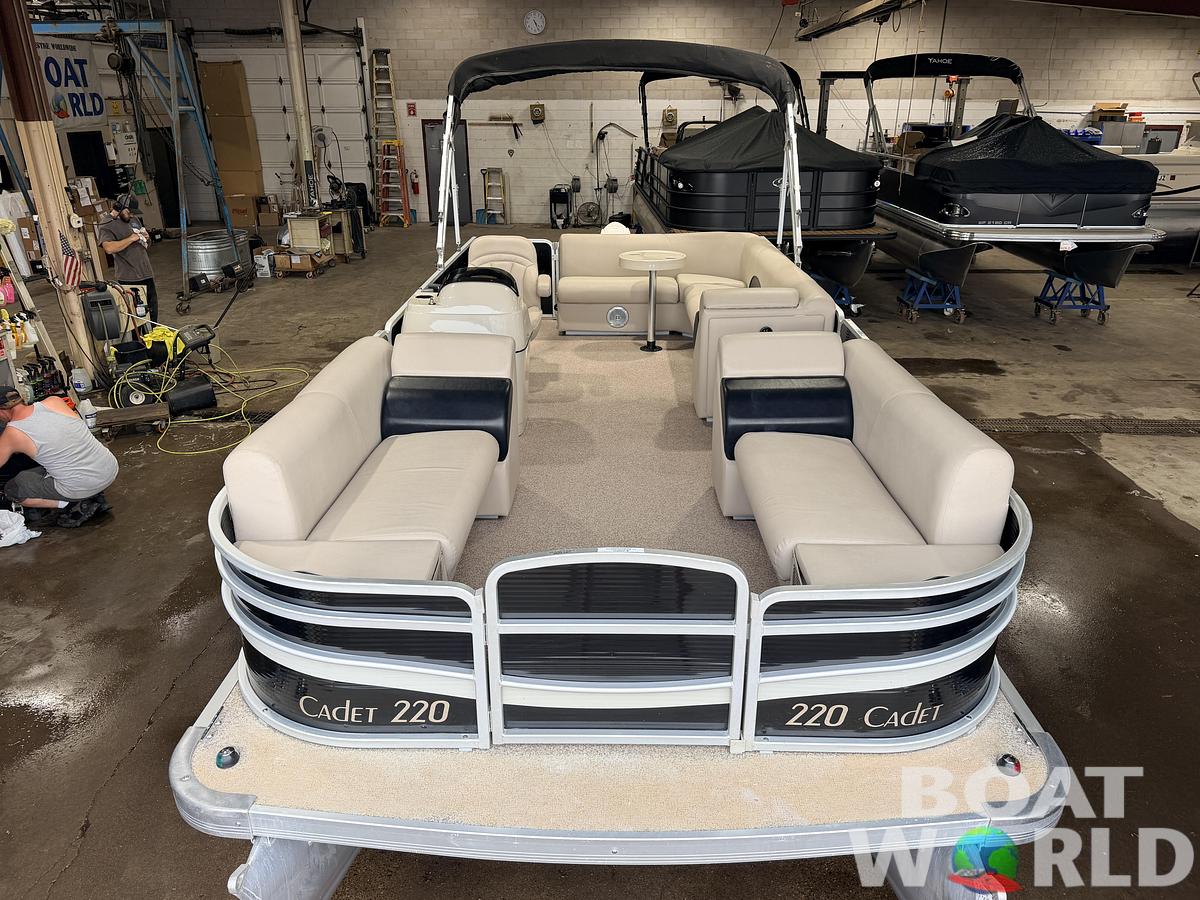 Used 2016 Weeres 220 Cadet Cruise & 90HP Evinrude ETec -17,995