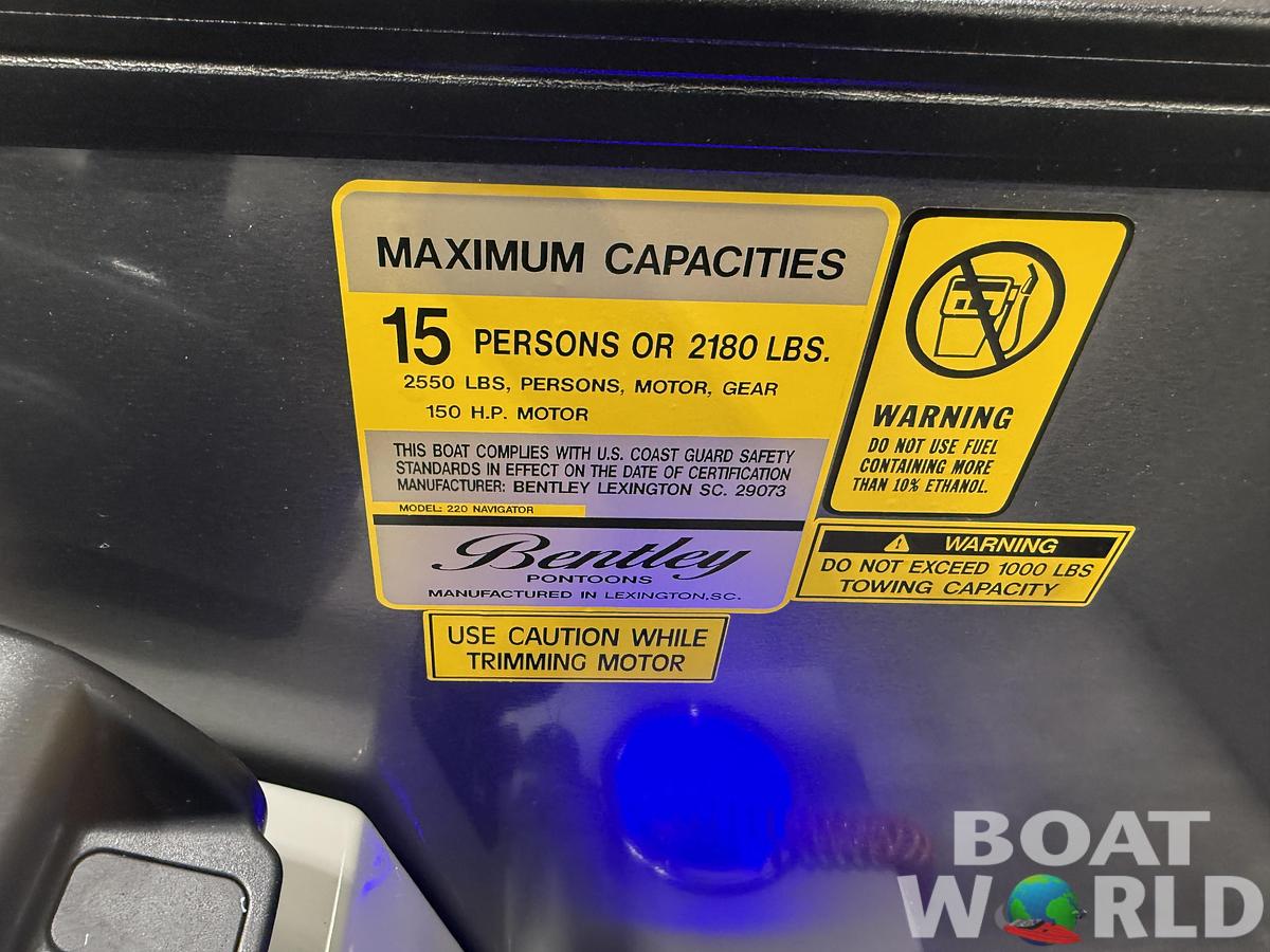 2026 Bentley Pontoons Legacy 220 Navigator DL Quad Lounge