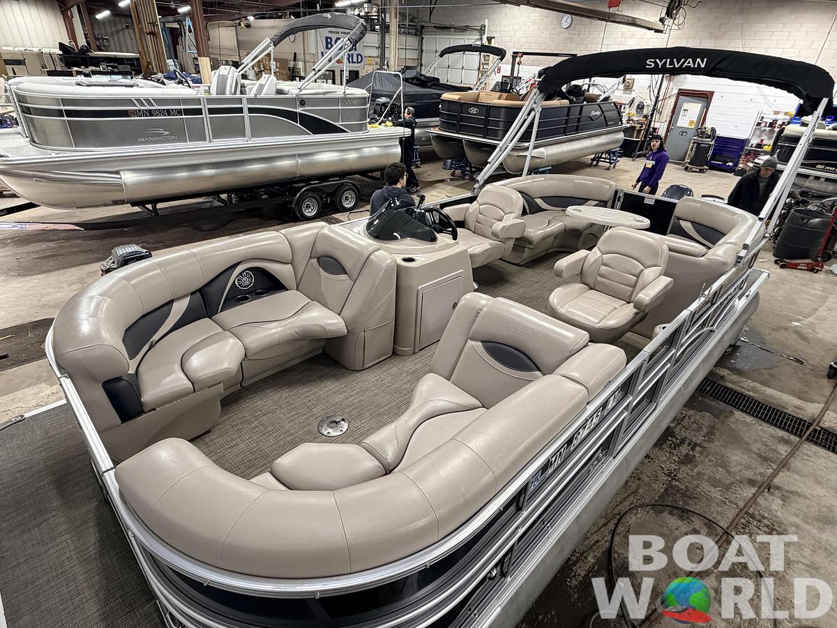 Used 2016 Sylvan Mirage 822 LZ & 50HP Yamaha 4Stroke - $21,995