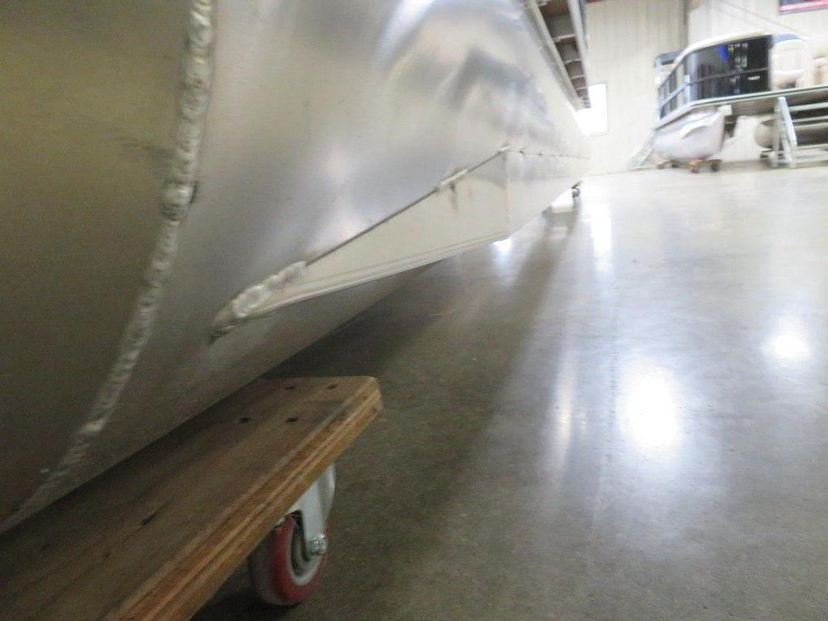 2023 Montego Bay ST8524 Swingback Tritoon Deluxe Pontoon & Honda 200HP 4-Stroke EFI