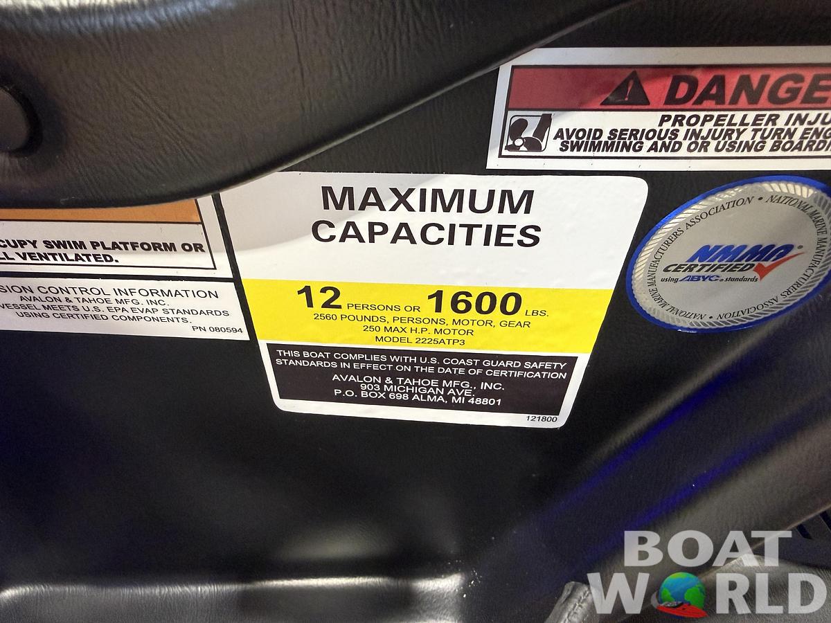 2026 Tahoe Pontoons Cascade 2385 Swingback (VRB) Tritoon 