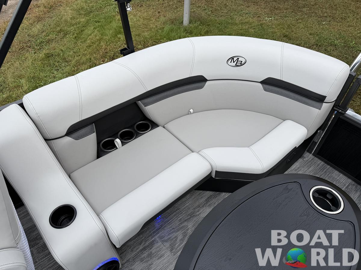 2026 Montego Bay 8522 Quad Lounge Tritoon 