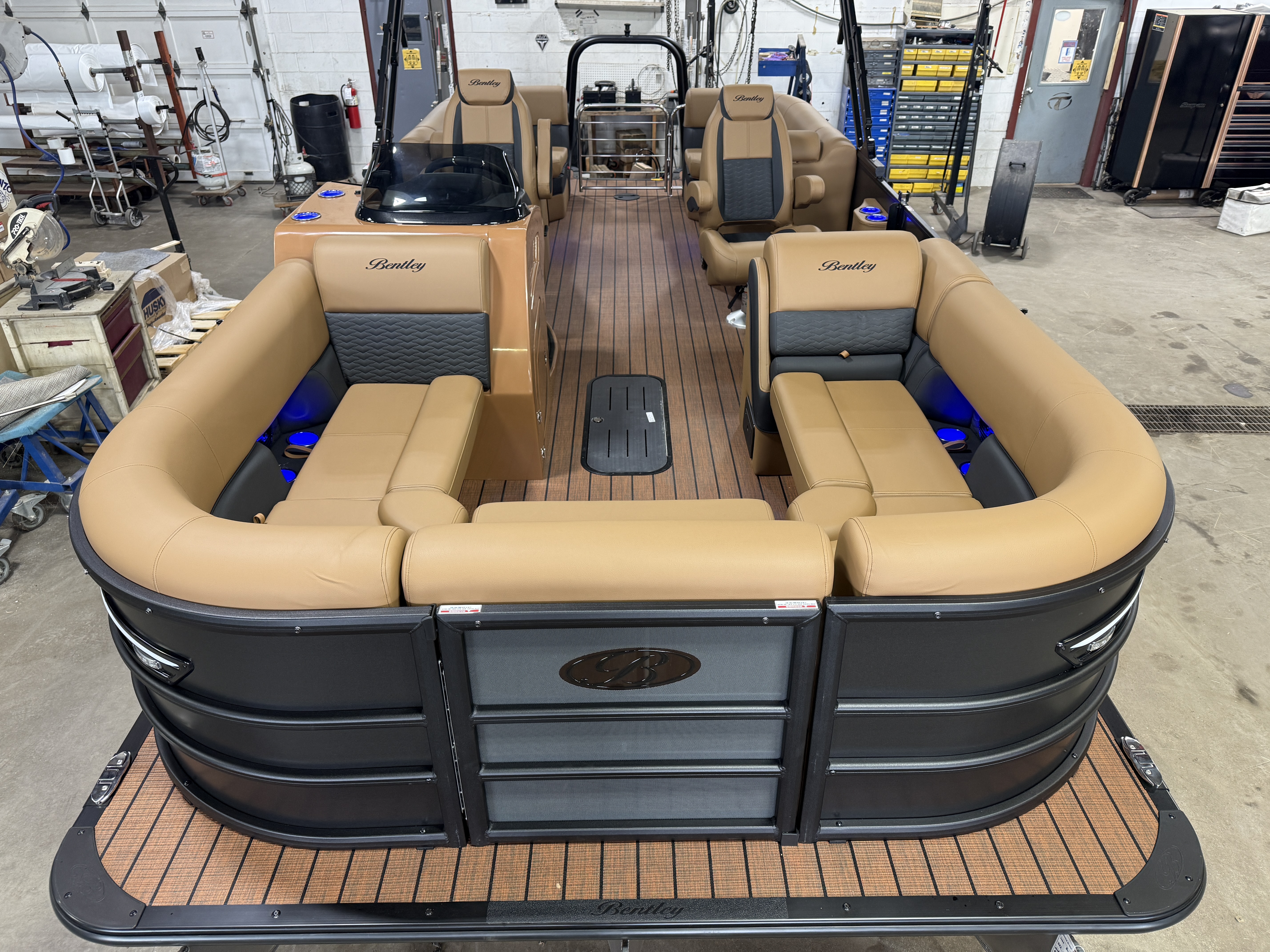 2026 Bentley Pontoons Elite 223 Admiral Quad Lounge Tritoon