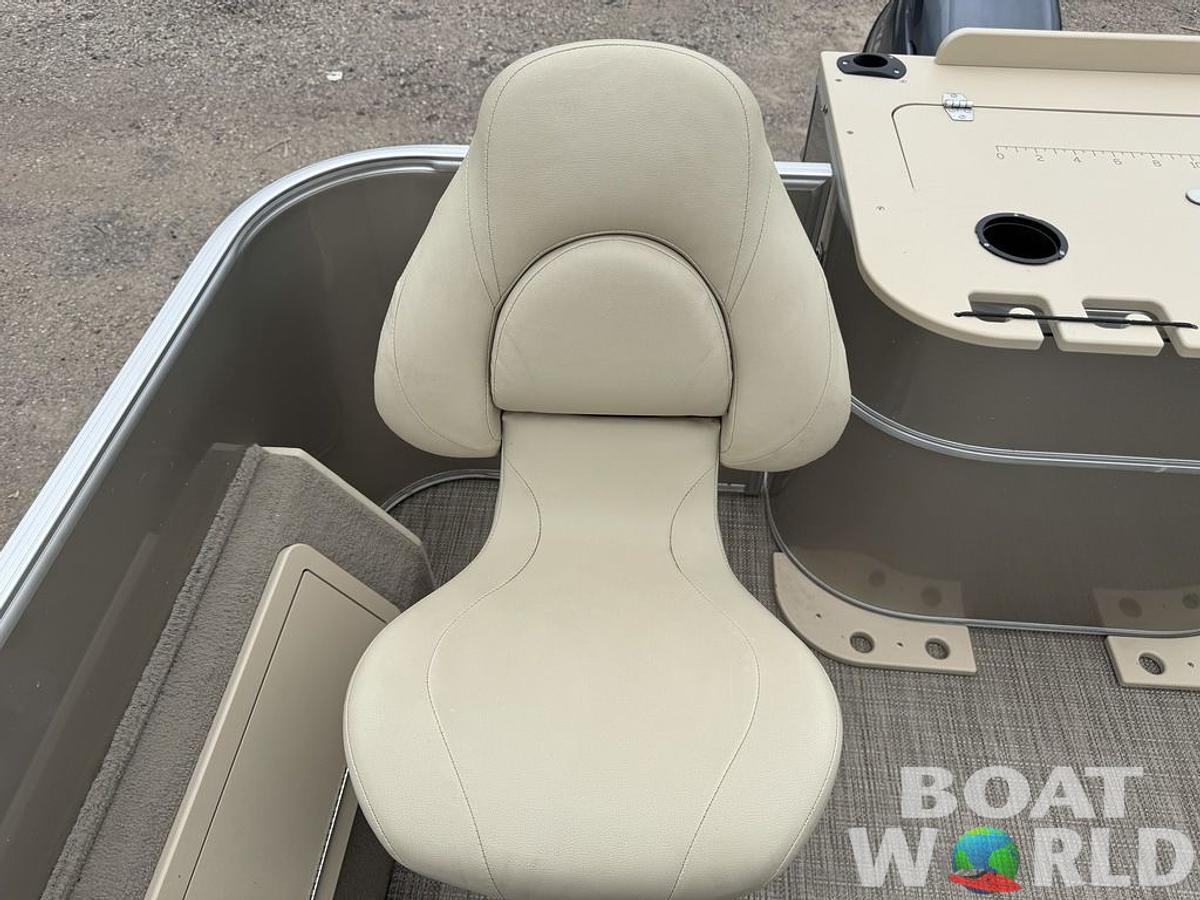 Used 2017 Sylvan 820 Cruise-n-Fish Pontoon