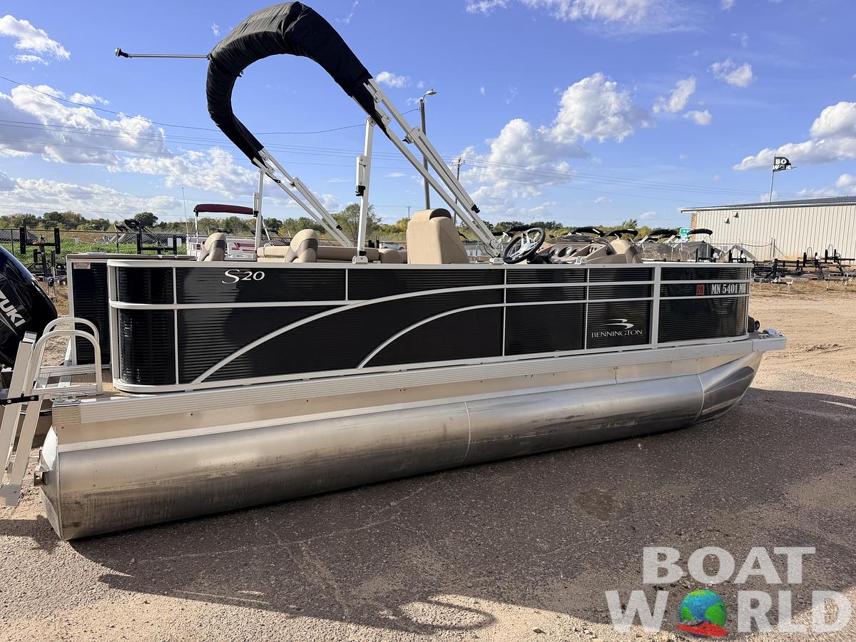 Used 2023 Bennington S20 F & 70HP Suzuki 4Stroke -$27,995