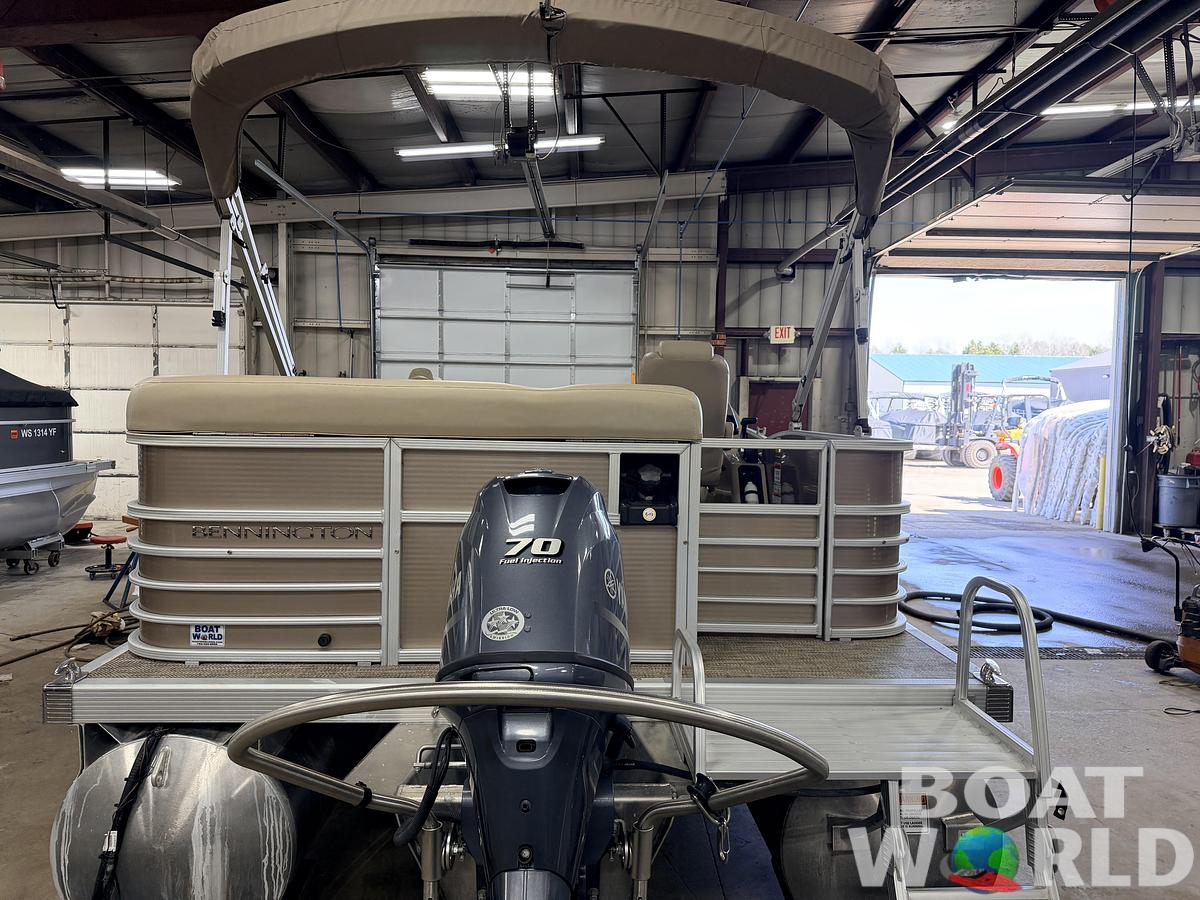 Used 2014 Bennington 2375RL & 70HP Yamaha 4Stroke - $21,995