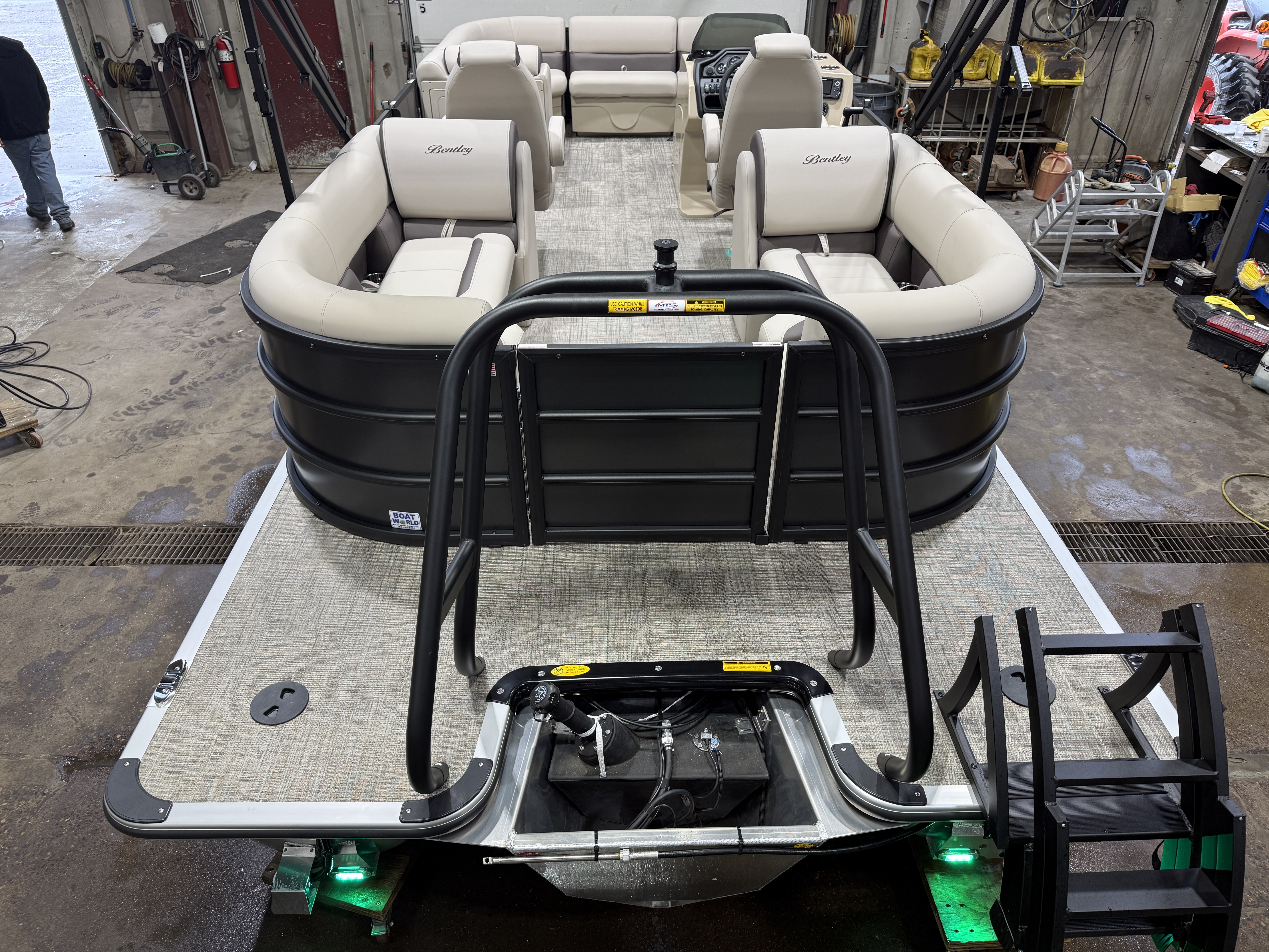 2027 Bentley Legacy 220 Navigator Quad Lounge Pontoon $42995