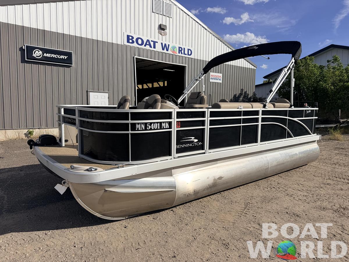 Used 2023 Bennington S20 F & 70HP Suzuki 4Stroke -$27,995