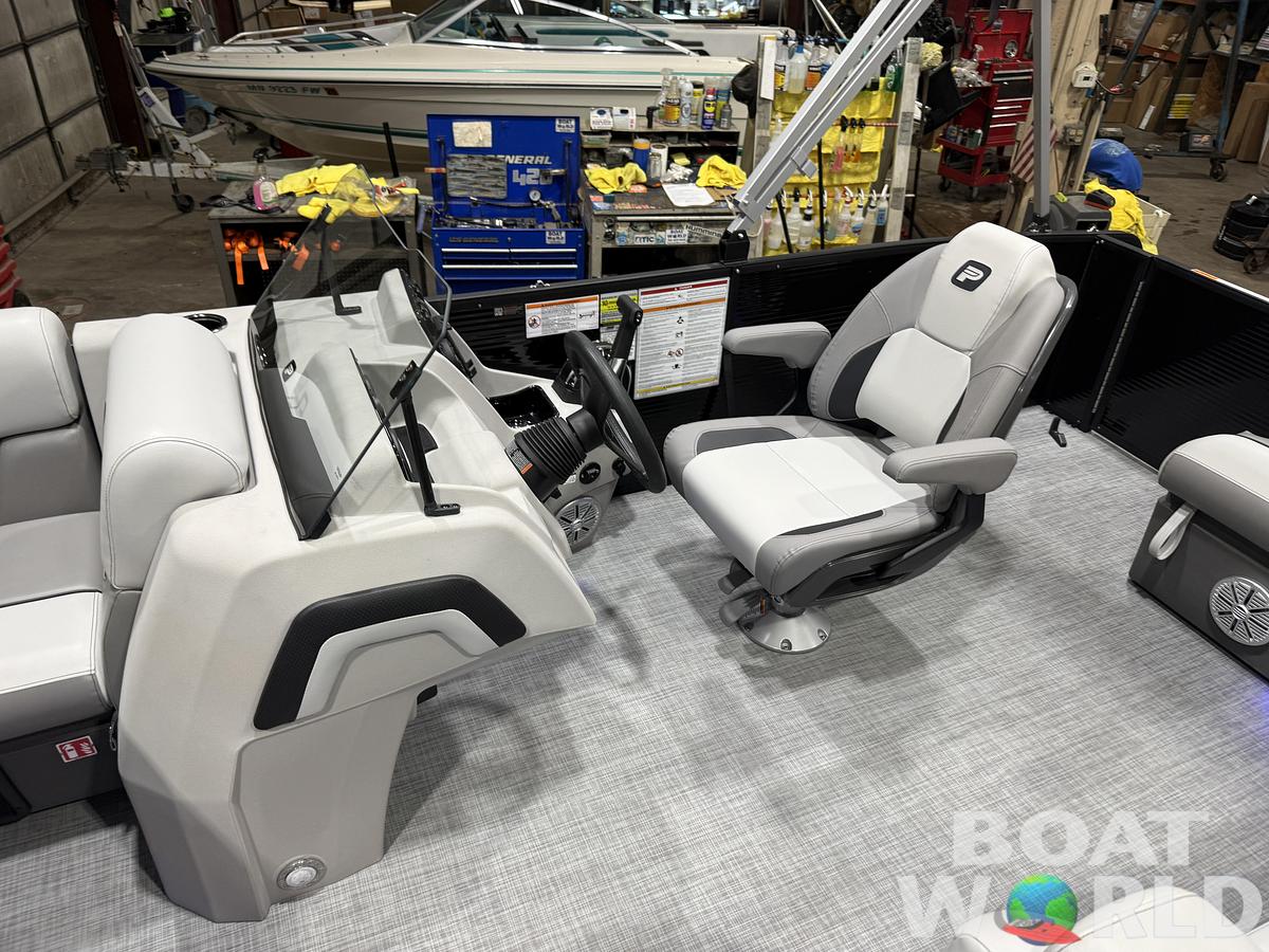 2026 Princecraft Vectra 21 RL Swingback Lounge $31995