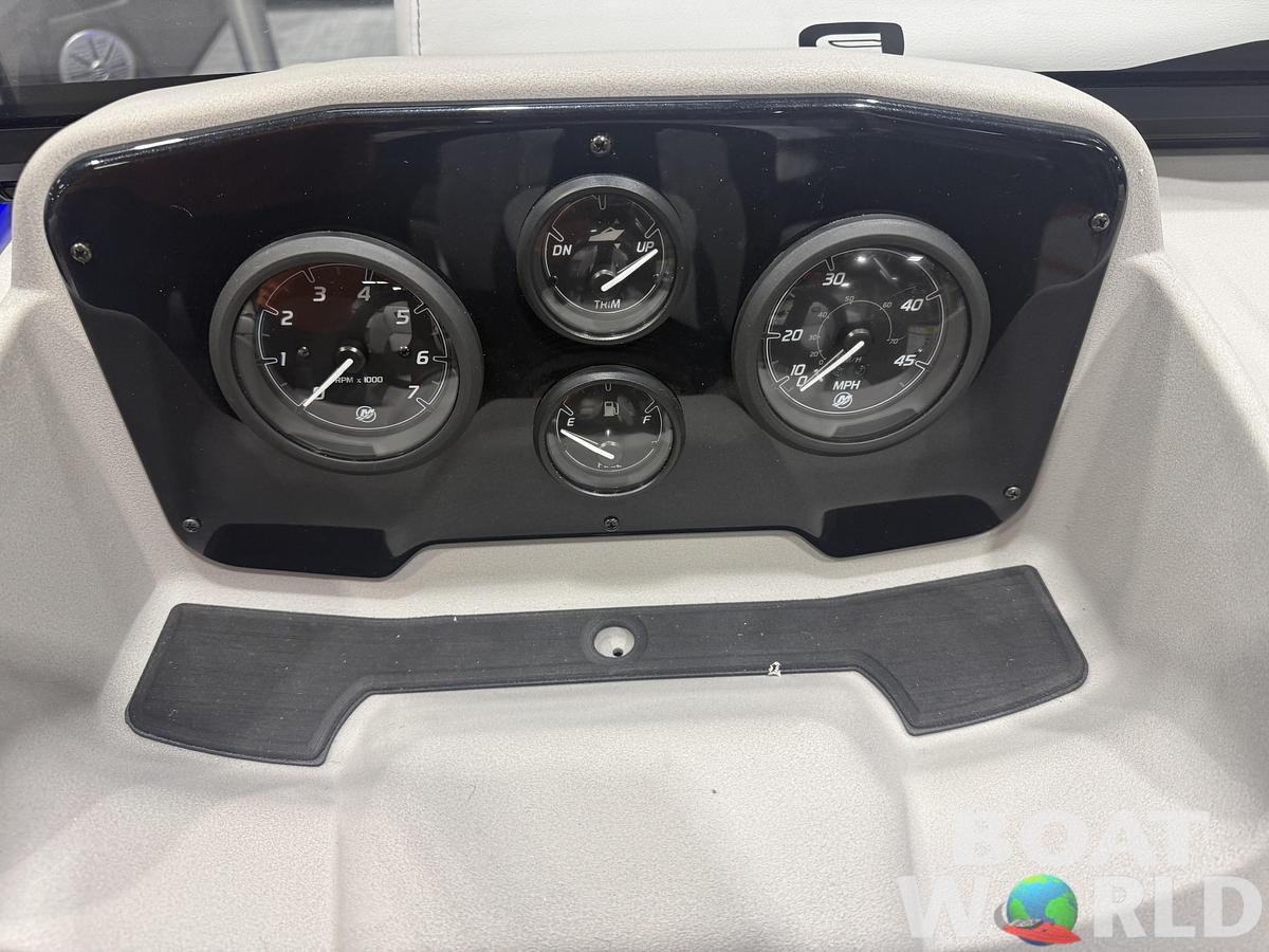 2026 Princecraft Vectra 23 RL Swingback Lounge Pontoon