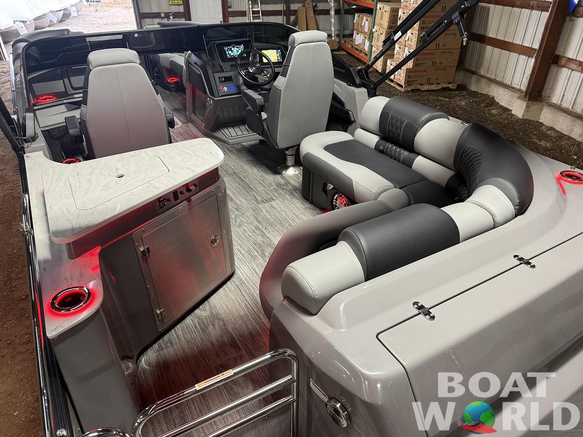 2026 Tahoe Pontoons Cascade 2385 Elite Windshield Tritoon