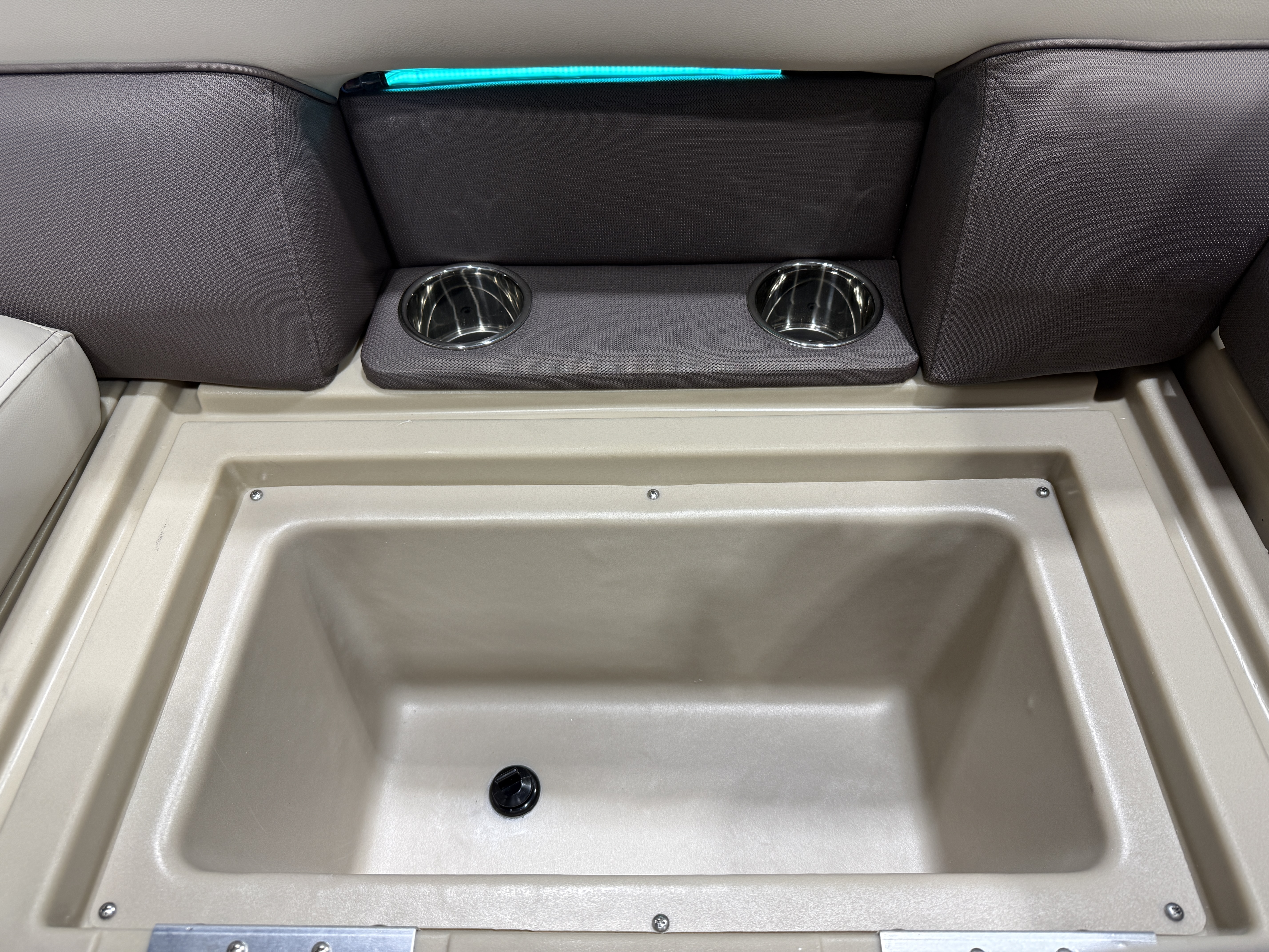 2027 Bentley Legacy 220 QSB Swingback $45995