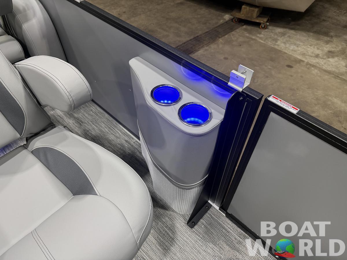 2026 Bentley Pontoons Legacy 220 Swingback 