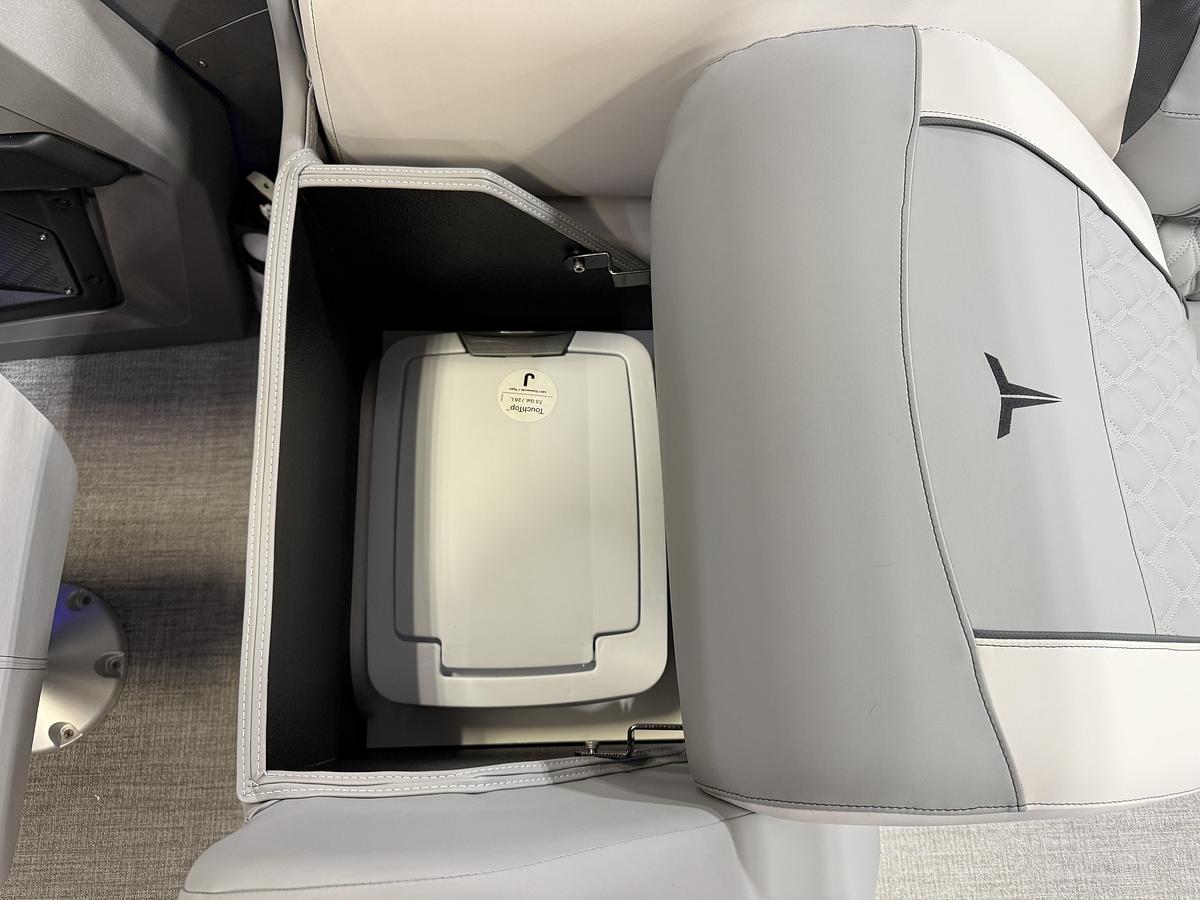 2025 Tahoe Pontoons Cascade 2385 Quad Lounge Tritoon & 225HP 4-Stroke