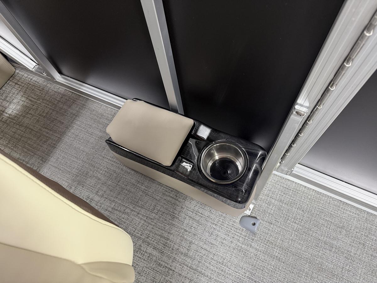 2025 Tahoe Pontoons LTZ 2385 Quad Lounge Shift SS Tritoon & Honda 4-Stroke EFI