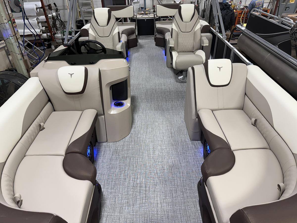 2025 Tahoe Pontoons LTZ 2385 Quad Lounge Shift SS Tritoon & Honda 4-Stroke EFI