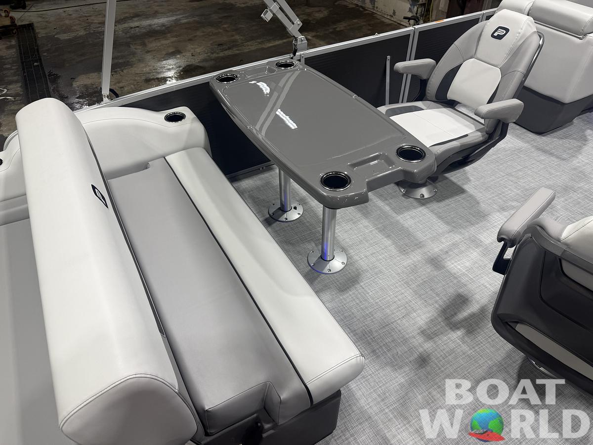 2026 Princecraft Vectra 23 RL SS Swingback Tritoon