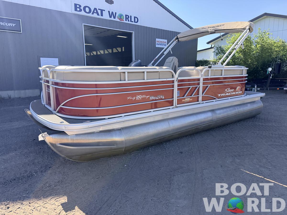 Used 2023 Sun Tracker Party Barge 20 DLX & 90HP Mercury 4Stroke -$27,995