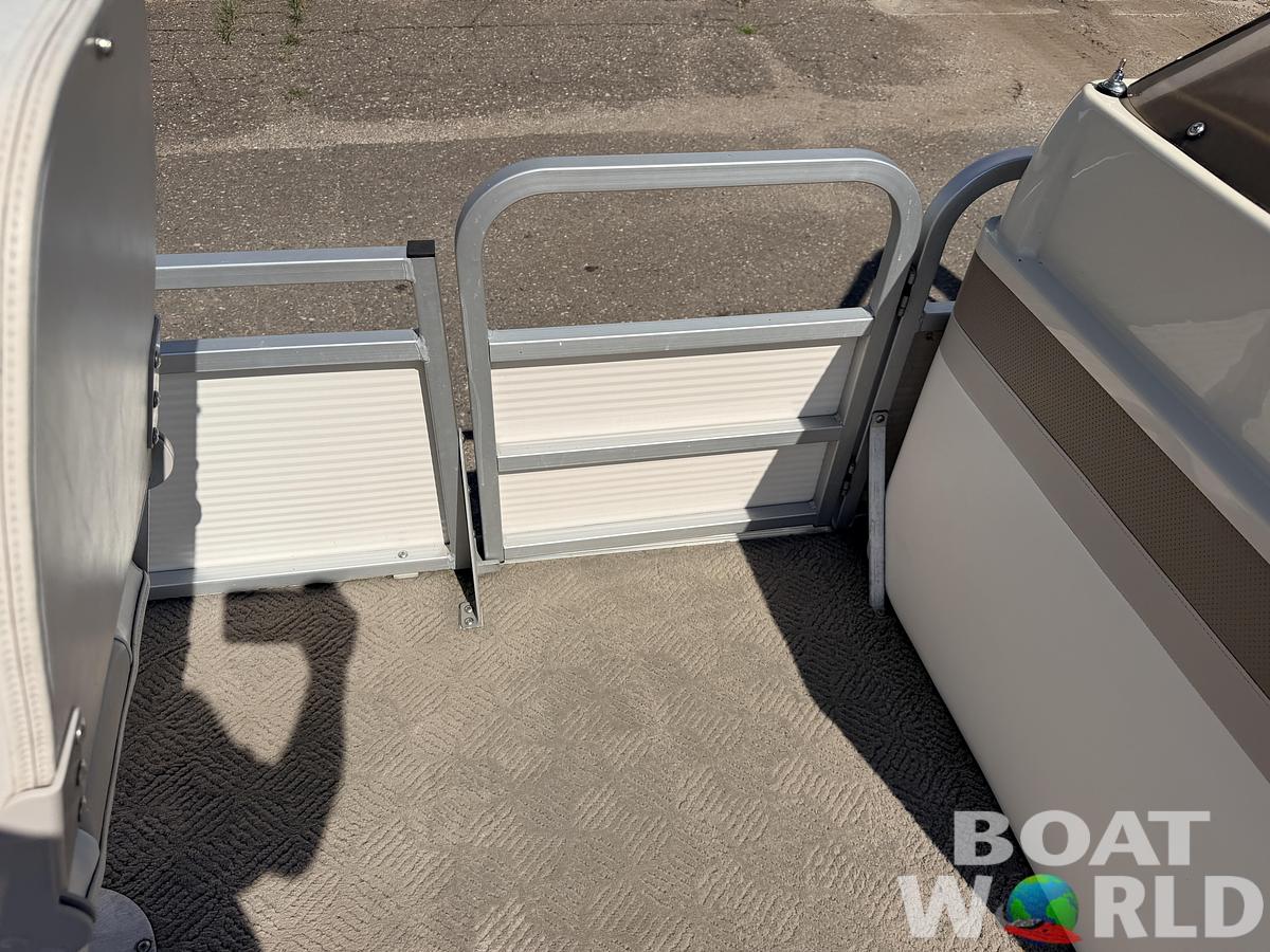 Used 2002 Northwoods 2223 Escapade & 40HP Mercury Bigfoot 4Stroke -$13,995