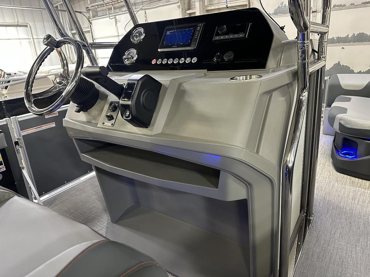 2025 Tahoe Pontoons GEOfish CRF 2585 Tritoon & 225HP Outboard