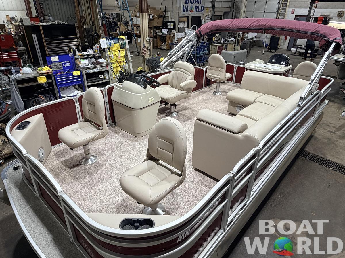 Used 2016 Weeres 200 Allure Fish Pontoon