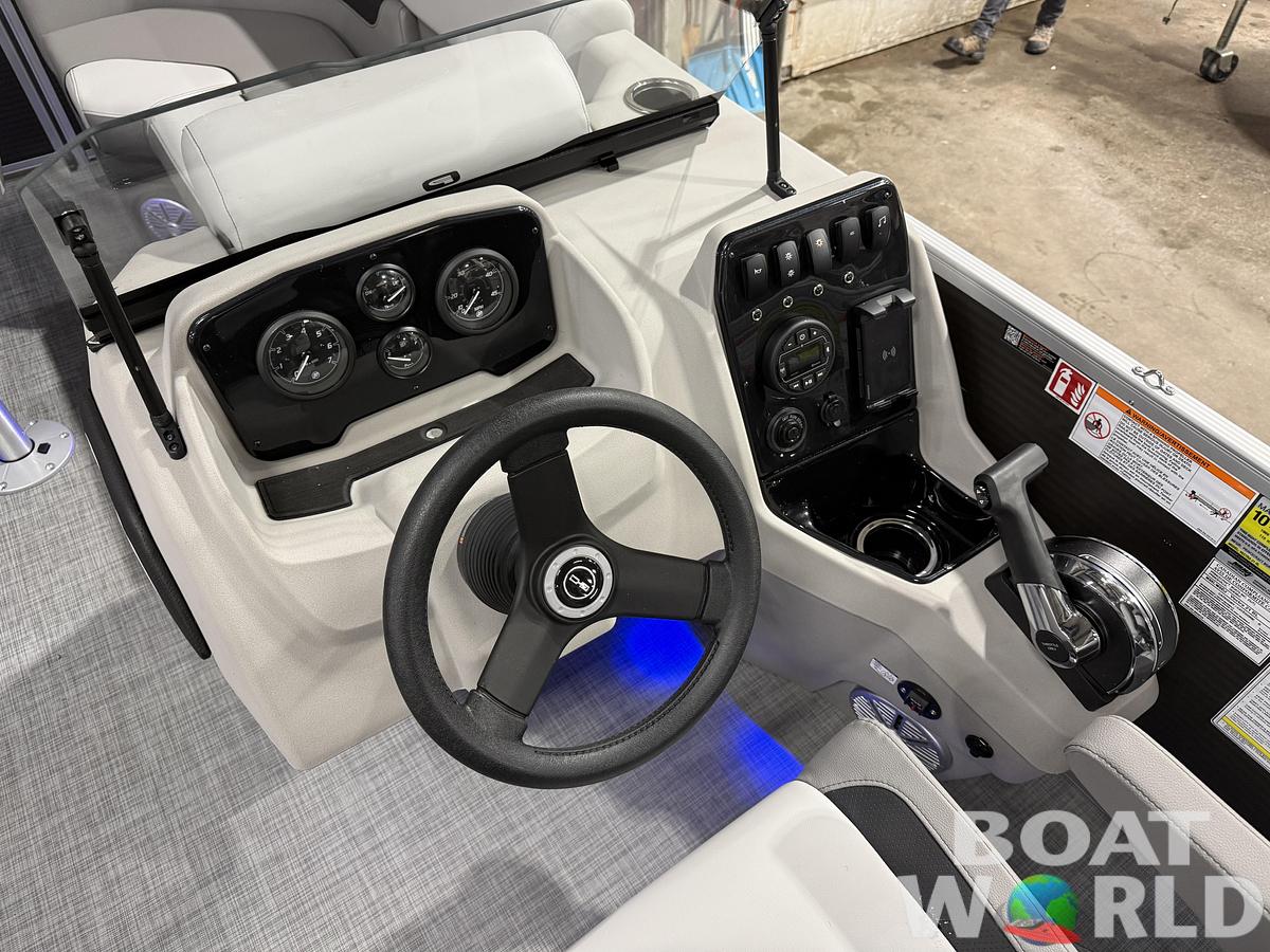 2026 Princecraft Vectra 21 RL Swingback Dinette Pontoon 