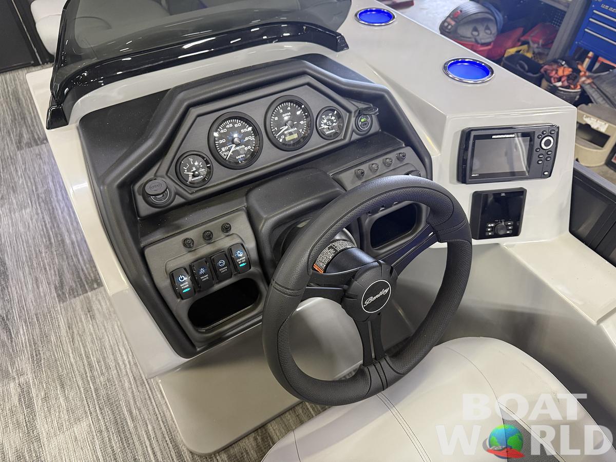 2026 Bentley Pontoons Legacy 220 Navigator DL Quad Lounge
