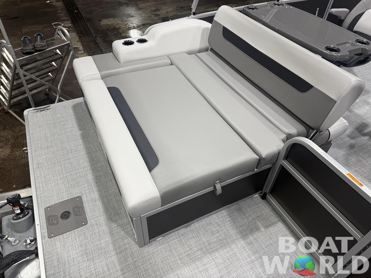 2026 Princecraft Vectra 23 RL SS Swingback Tritoon